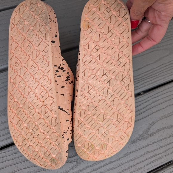 Freedom Moses Angie Pink with splatters
size 39/40 - Picture 3 of 4